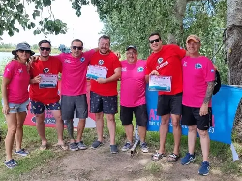 Foto del grupo de buceadores en espejo de agua El Buda. Enero 2024