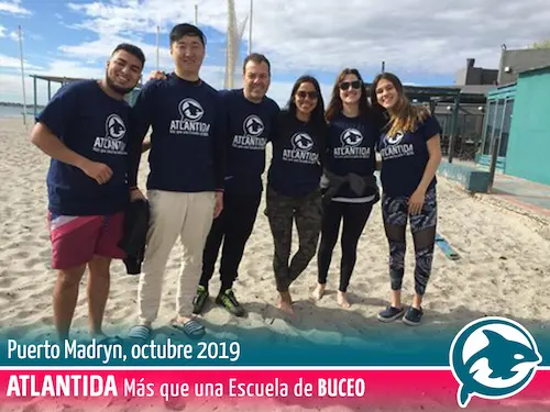 Foto del grupo de buceadores en Puerto Lopez, octubre 2019